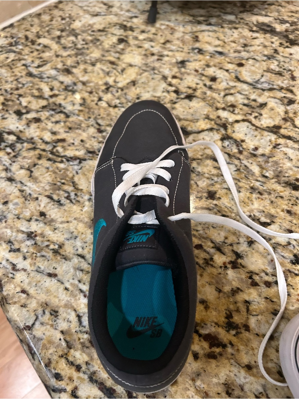 Nike Shoes Mens 9 Grey Suede Lace Up Low Top SB Sneakers - Picture 5 of 7